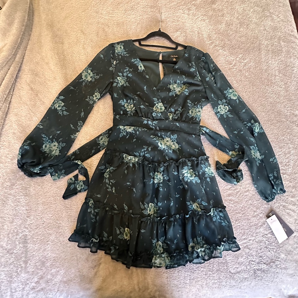 Green Floral City Studio Long Sleeve dress